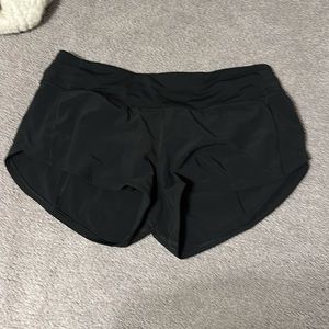 Size 6 black speed up Lululemon shorts